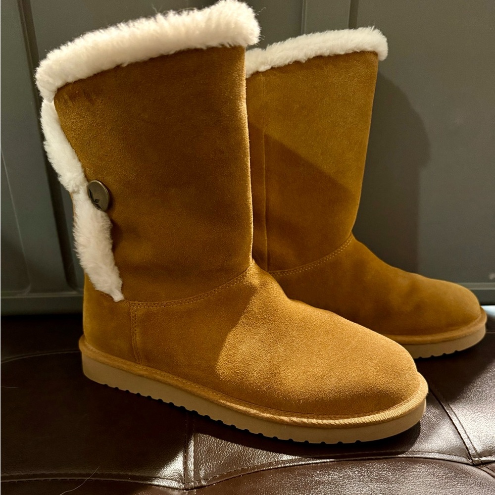 Koolaburra by UGG Boots with Plush White Sheepskin Lining
